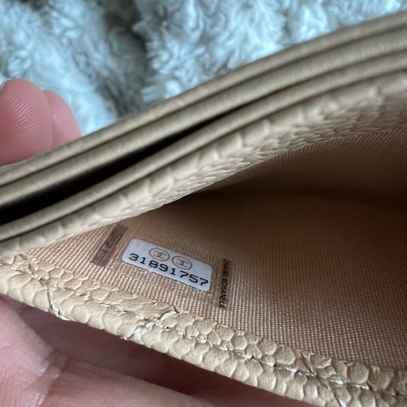 Brand new Chanel cardholder/wallet in caviar leather with gold hardware!!! - Picture 9 of 11